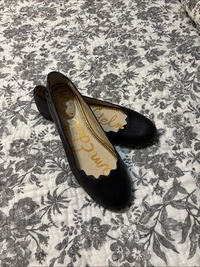 Sam Edelman Black Scalloped-Edge Ballet Flats